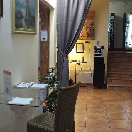 Hostal Europa Barcelona Exteriér fotografie